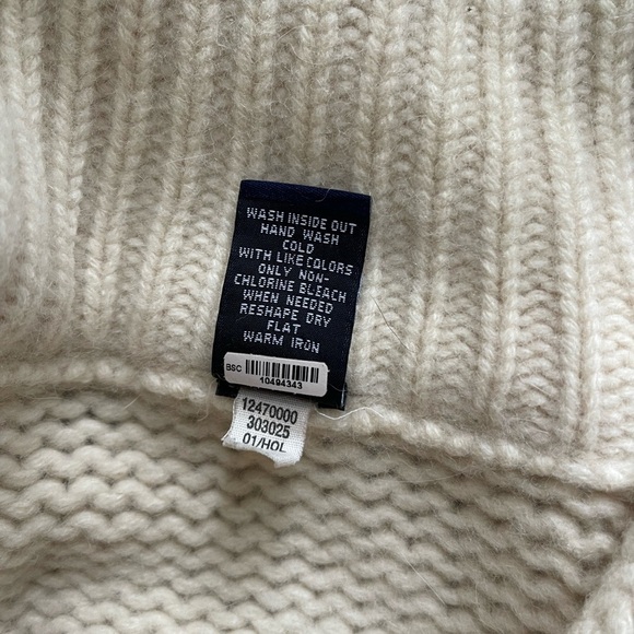 Gap Wool & Agora Blend Chunky Knit Minimalist Open Front Cardigan Size: M - Picture 8 of 10